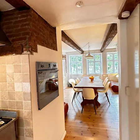 Beautiful Townhouse *