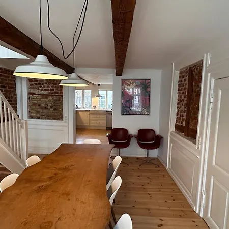 Beautiful Townhouse *